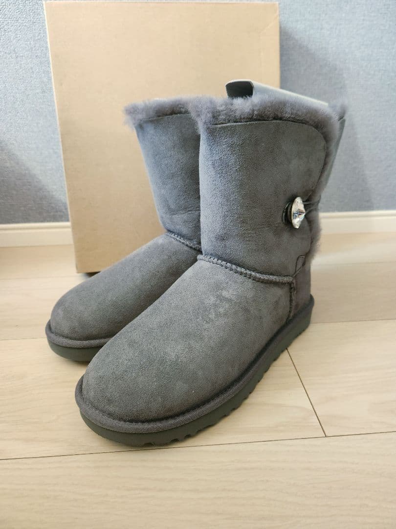 新品 UGG BAILEY Button スワロフスキー ベイリーボタン 8