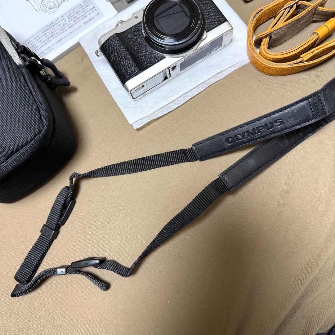 デジタルカメラ OLYMPUS STYLUS SH-3 ボディージャケット付き