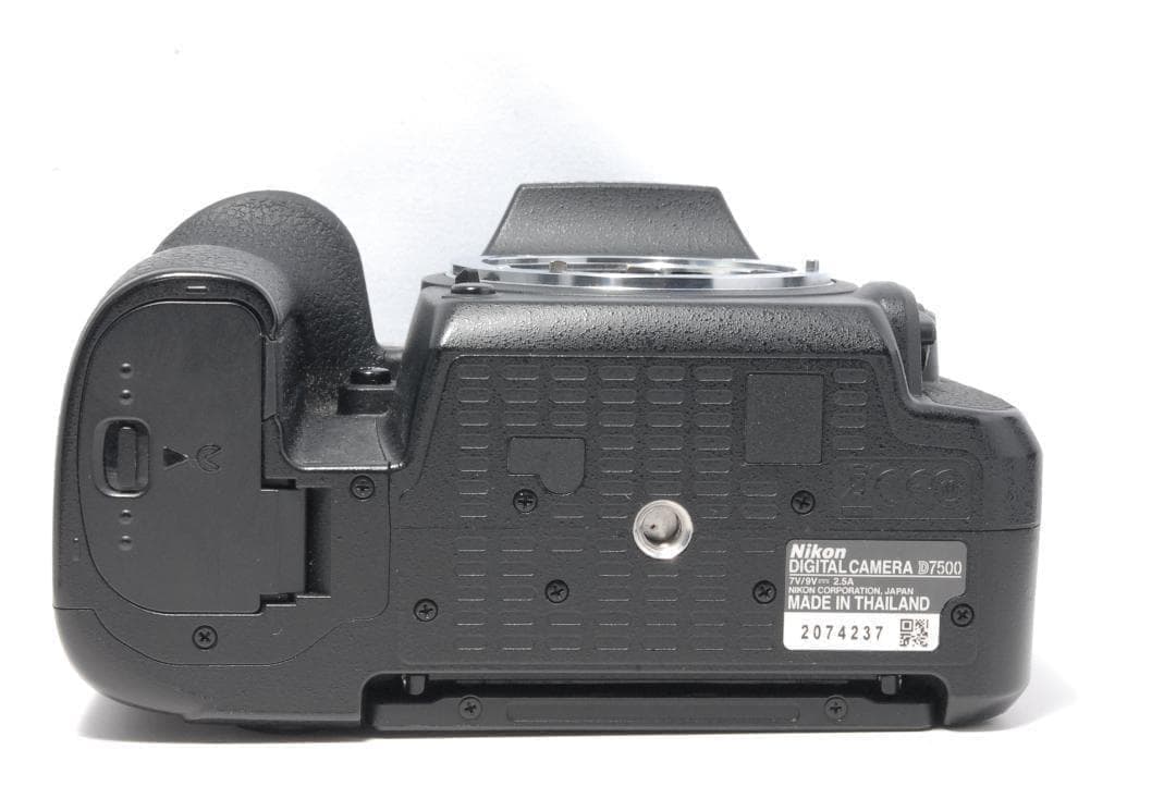 本日限定フォロー割価格！ Nikon D7500 取説あり　Err表示　割れあり