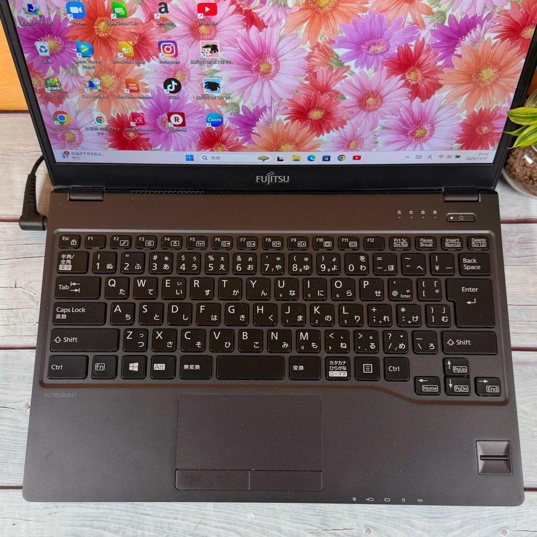 売れてます❣️薄型軽量ノートパソコン❣️メモリ8GB☘️SSD☘️Windows11