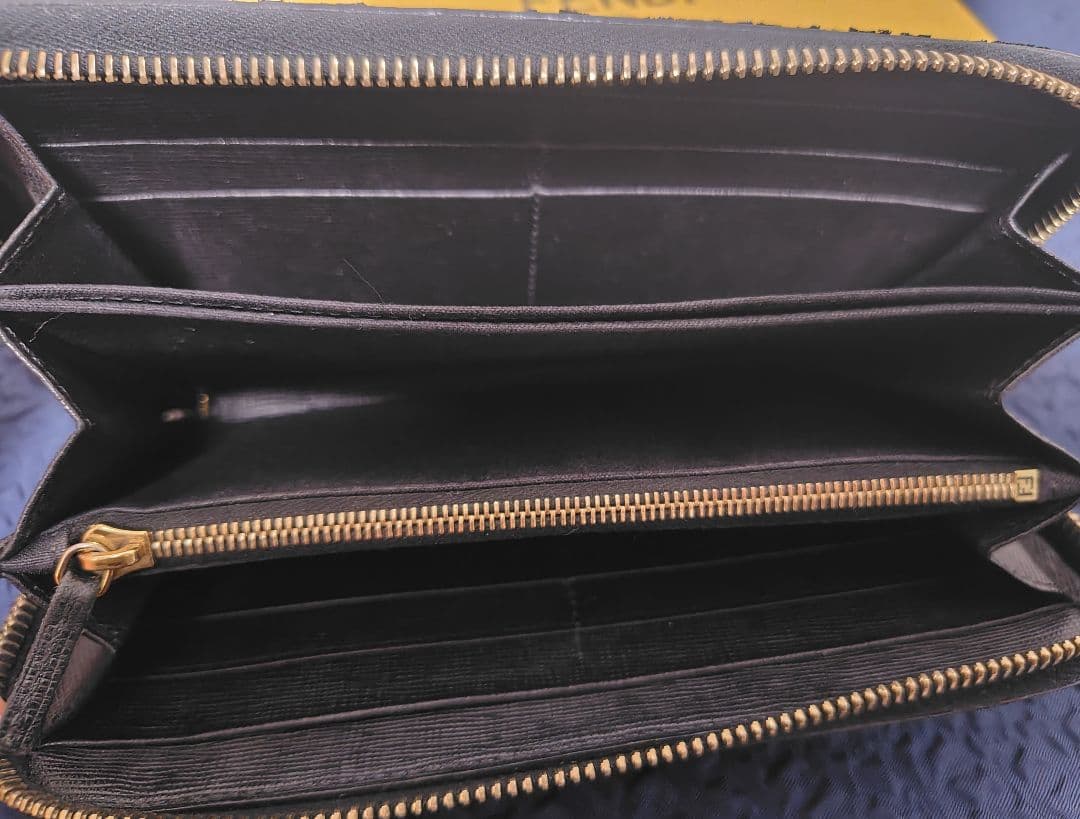 【訳あり】希少 FENDI ラウンドファスナー 長財布 モンスター バグズ