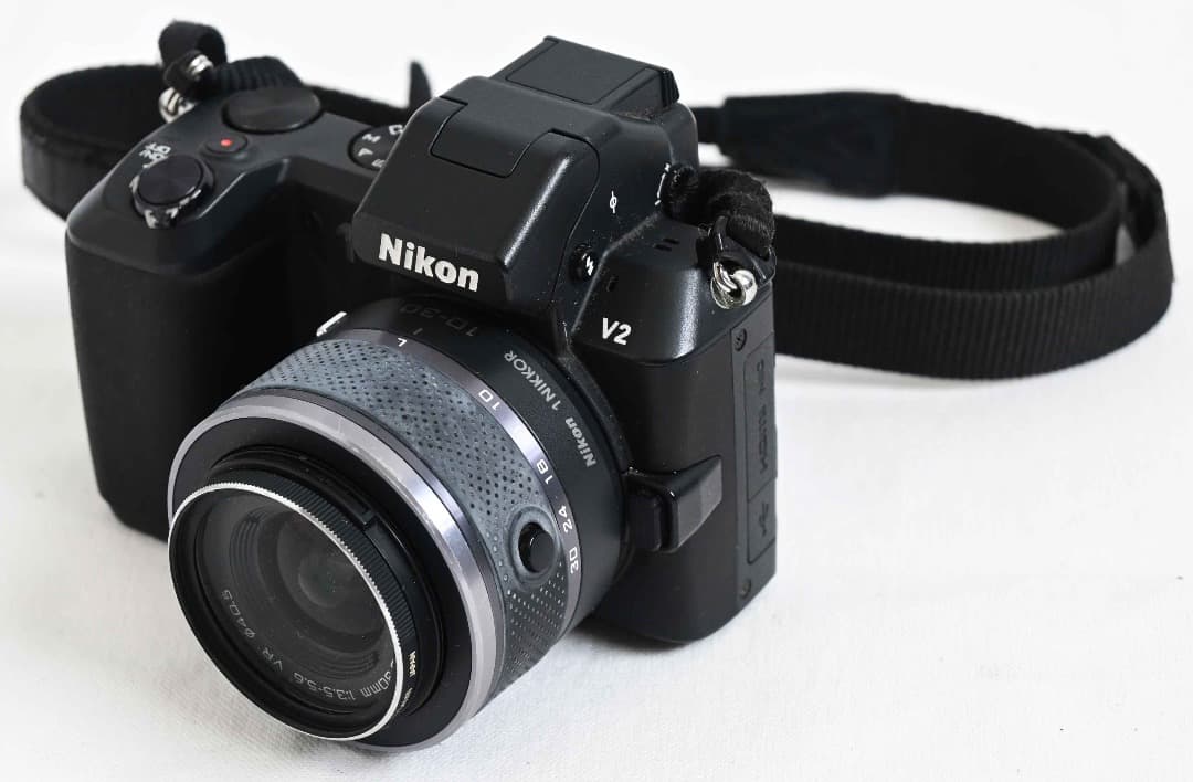 Nikon 1 V2 ミラーレスカメラ 10-30mmレンズ＋C P-16レンズ