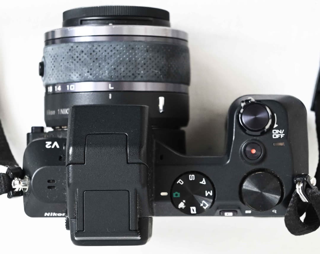 Nikon 1 V2 ミラーレスカメラ 10-30mmレンズ＋C P-16レンズ