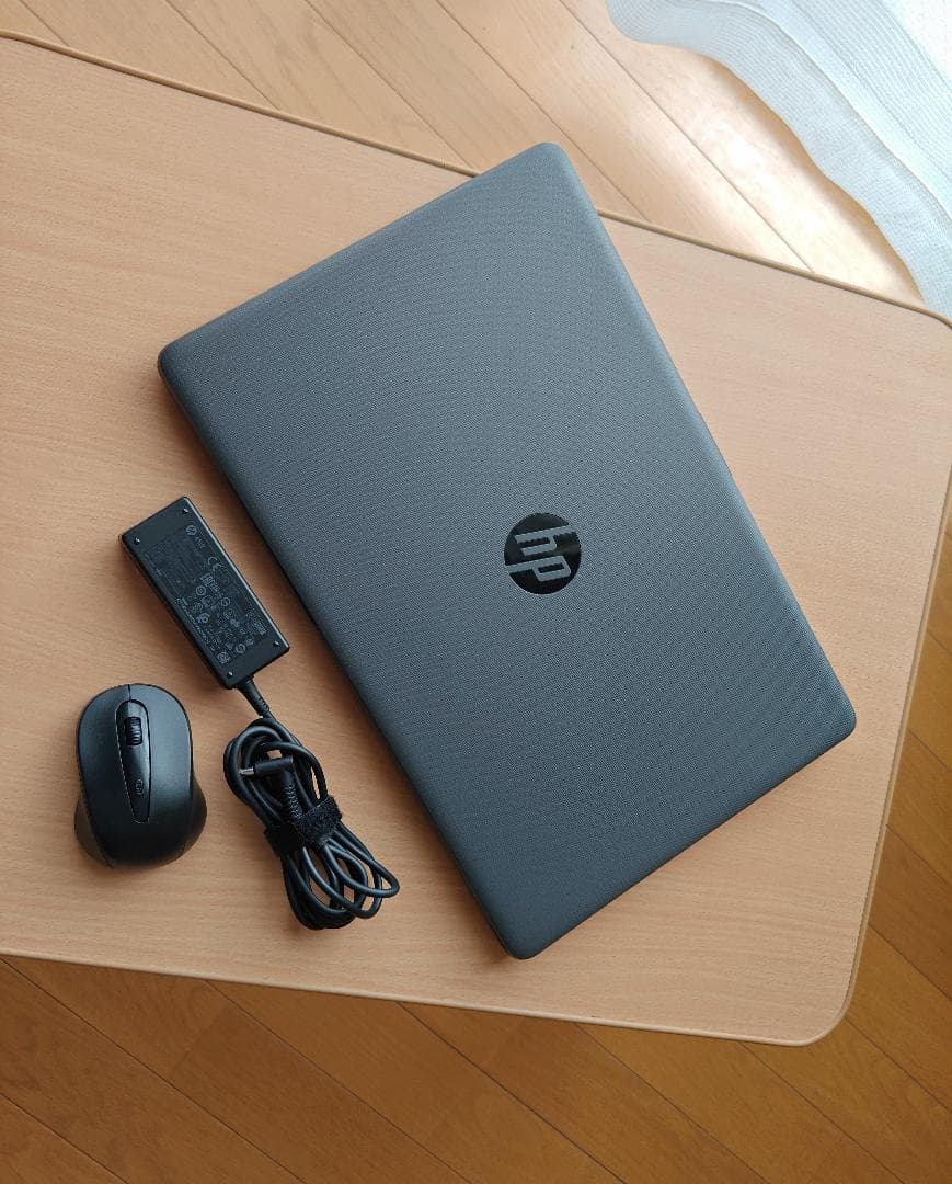 HPスリムな ノートパソコン