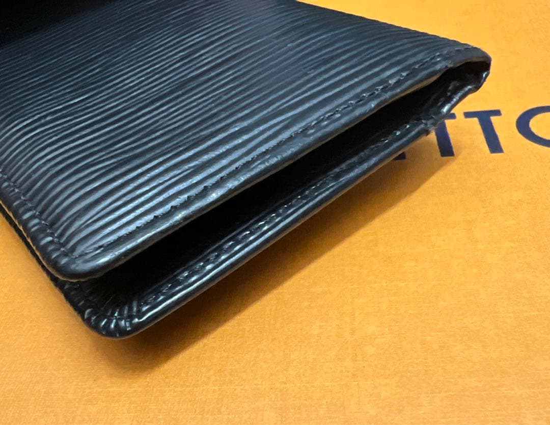 ルイ・ヴィトン　エピ　名刺入れ/カードケース　黒　【美品】