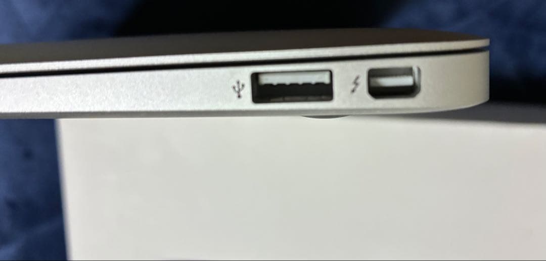 完動品　MacBook air 11インチ　2015 Intel Mac