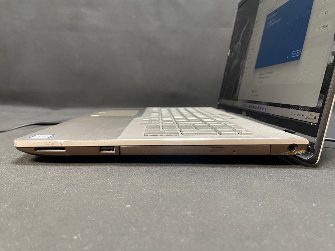 富士通 ノートPC 第9世代 17インチ SSD HDD 1367