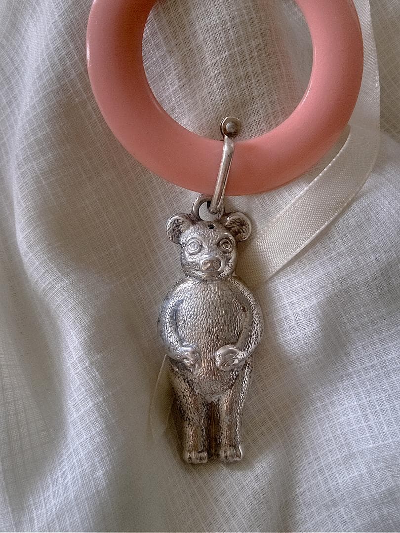 銀のテディベア　シルバー　ラトル　クラシカルデザイン　ヴィクトリアンデザイン