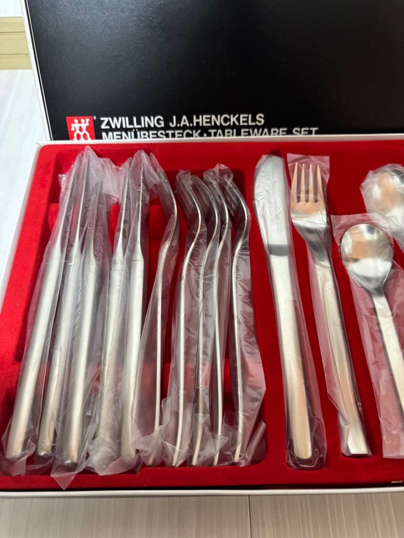 ヘンケルス　カトラリーセット　24P