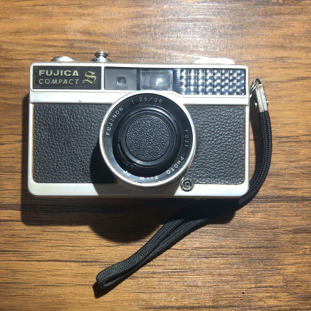 フィルムカメラ fujica compact S