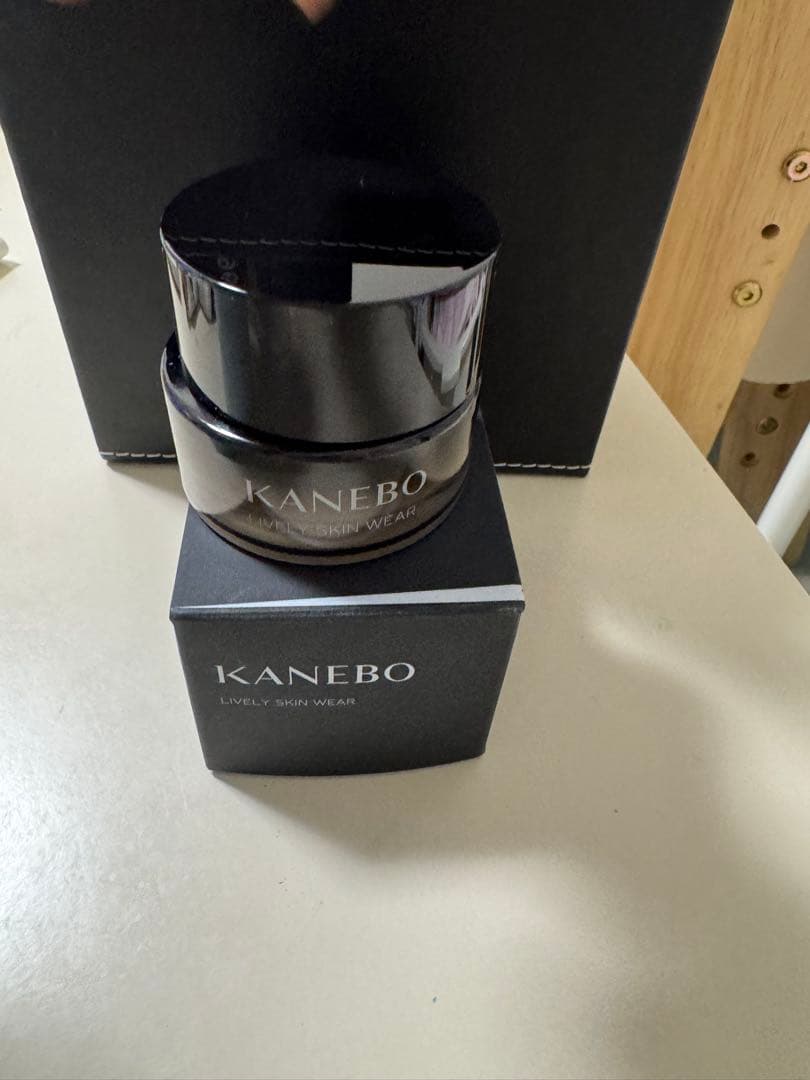KANEBO ライブリースキン ウェア Ⅱ 110 Sakura