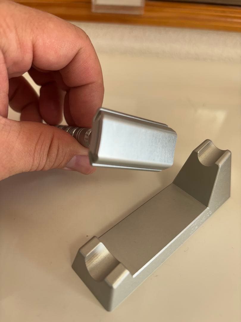 HENSON SHAVING ヘンソン（mediumミディアム）専用スタンド付