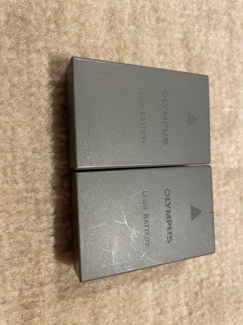 Olympus E-M10iii ミラーレス一眼本体とレンズ（今なら予備電池も）