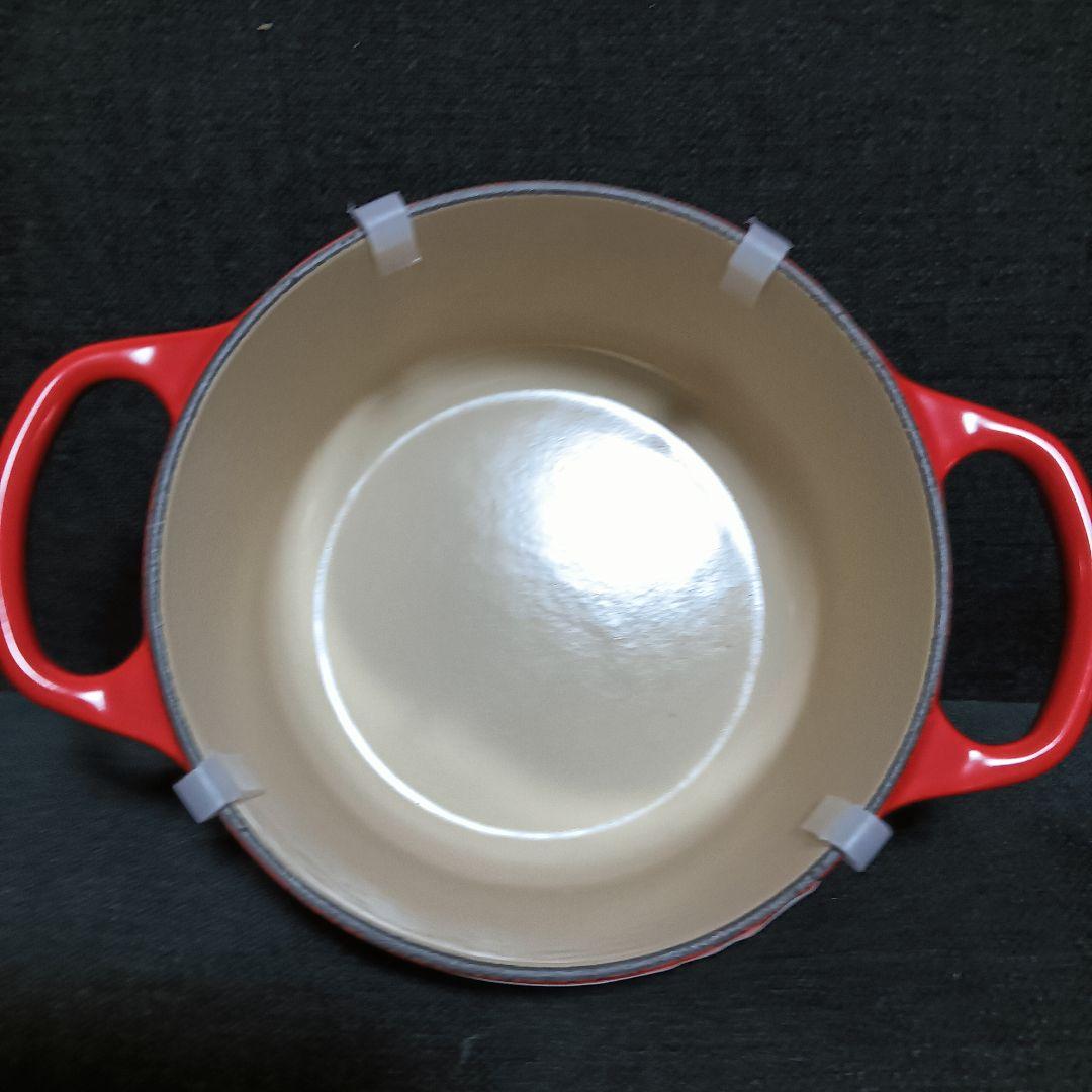 ルクルーゼ　ココット　ラウンド　シグネチャー　両手鍋　16cm　チェリーレッド