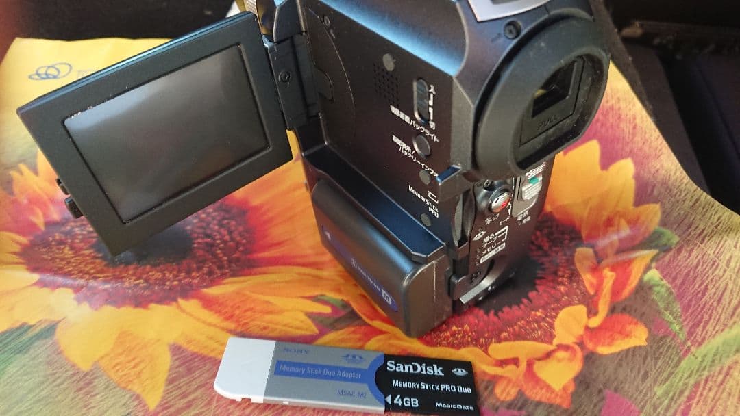 【週末お値下げ/ジャンク】SONY DCR-PC300 ハンディカム おまけ付