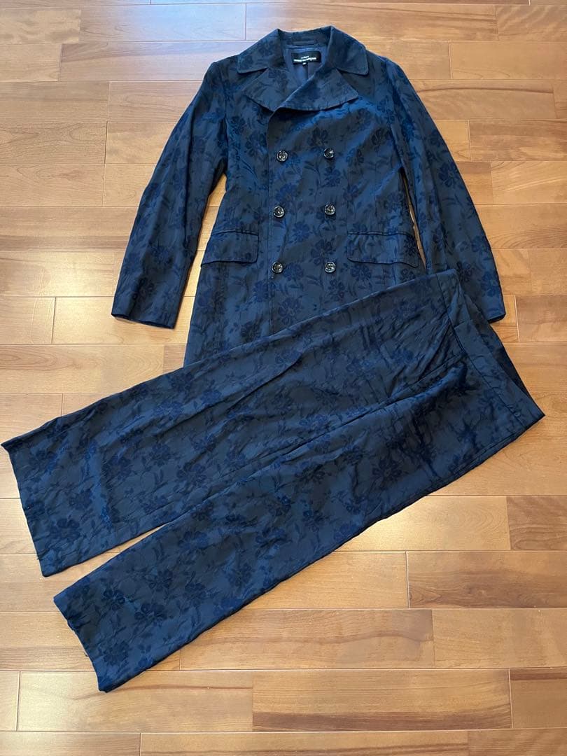 トリココムデギャルソン　花柄刺繍サテンパンツスーツ　紺　tricot