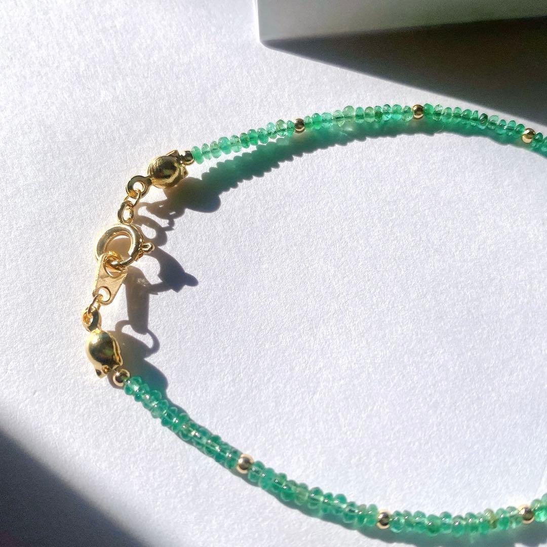 14kgf天然石高品質透明感ありザンビア産エメラルドチタンワイヤーブレスレット♡