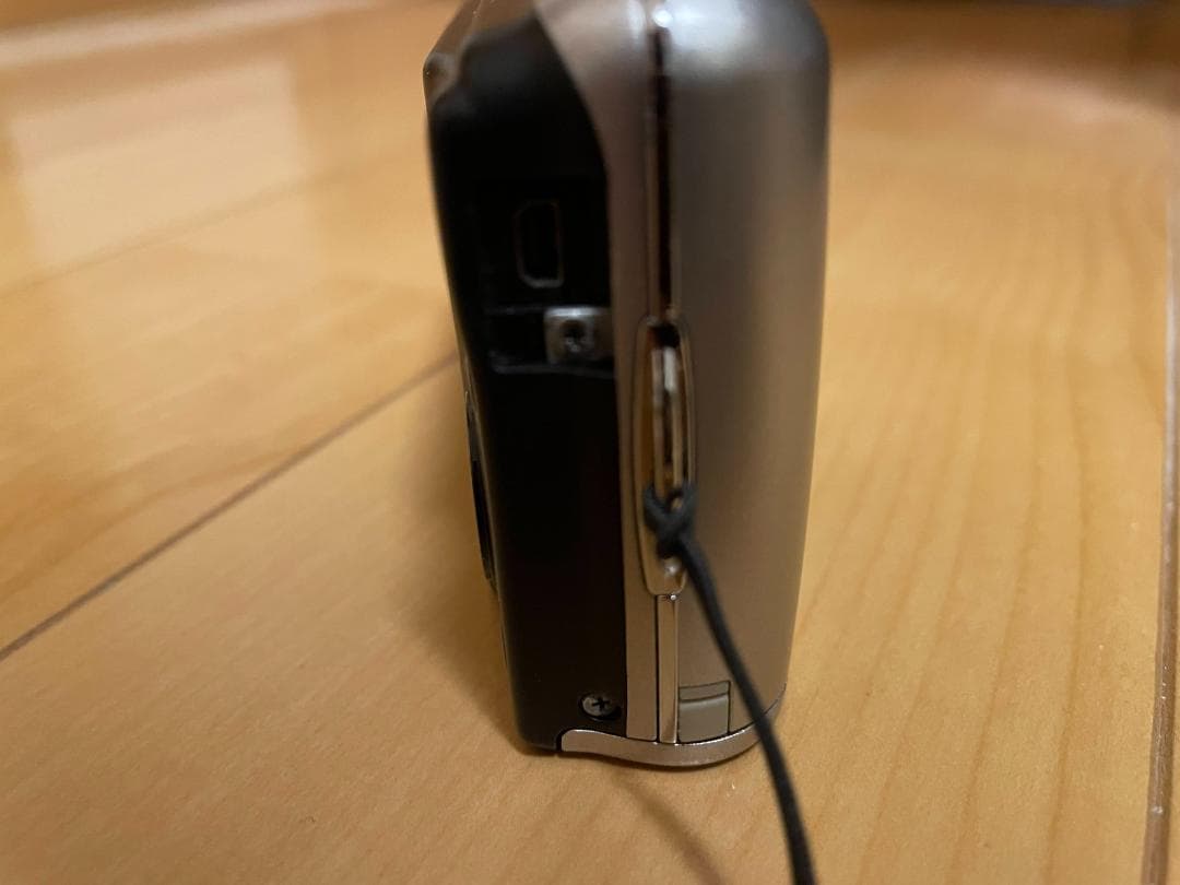 Nikon COOLPIX L23 コンパクトデジタルカメラ　電池駆動　ニコン