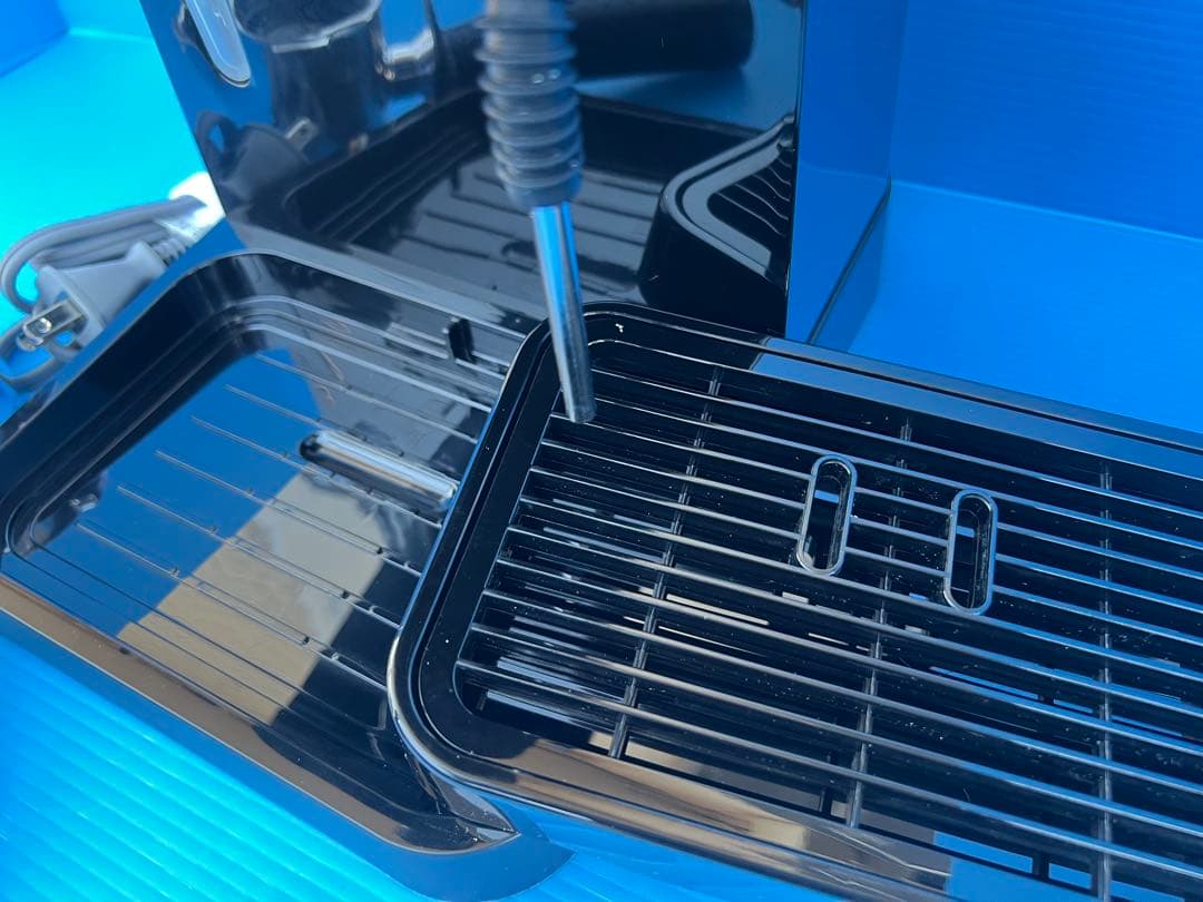 デロンギ スティローザ　エスプレッソ・カプチーノメーカー EC235J-BK