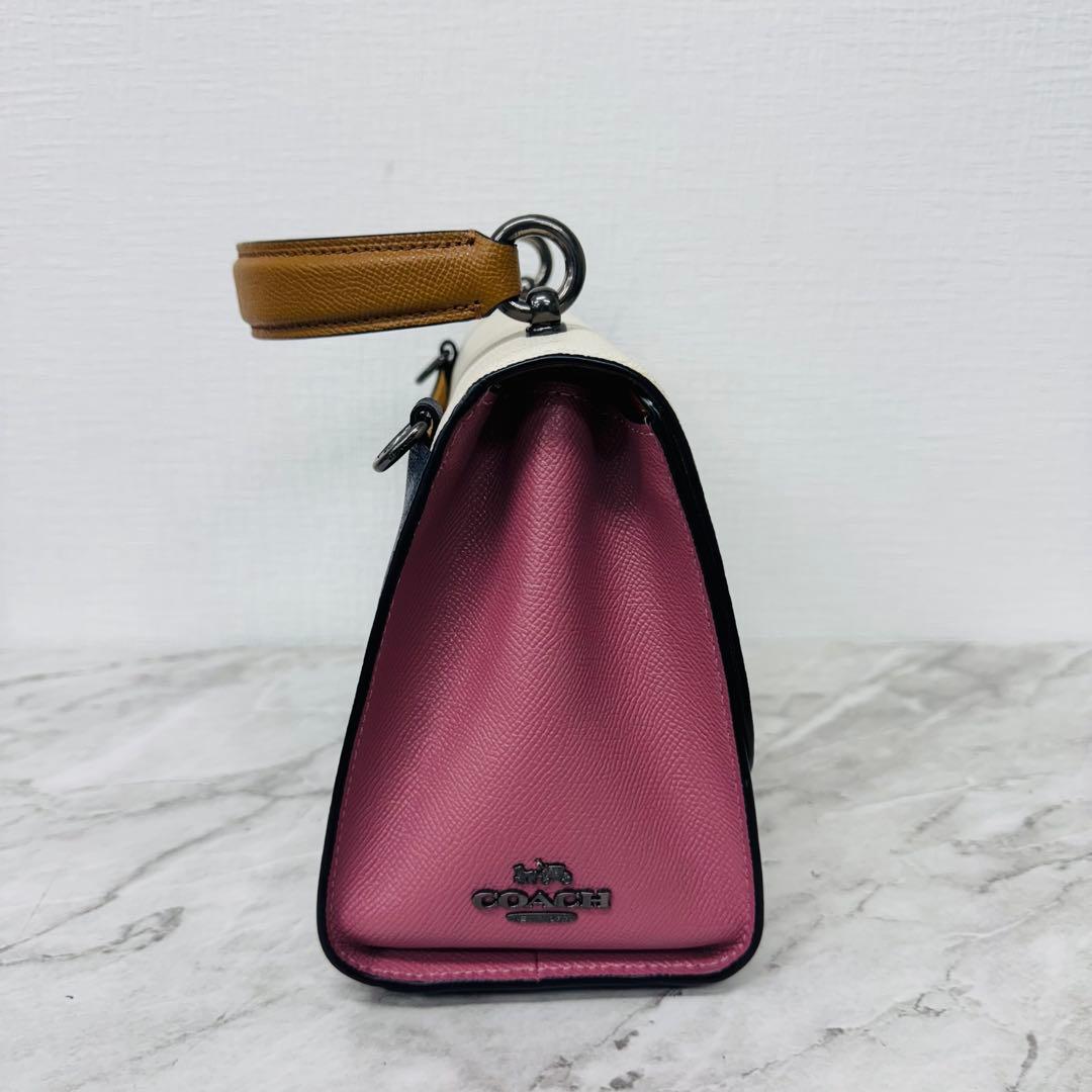 ✨COACH✨コーチ✨ターンロック✨ホワイト✨ネイビー✨ピンク✨レザー✨バッグ✨