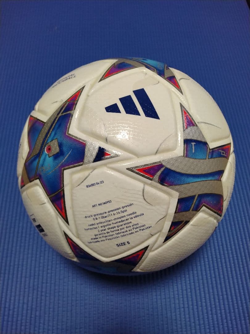 サッカーボール2023-2024チャンピオンズリーグフィナーレ アディダス5号球