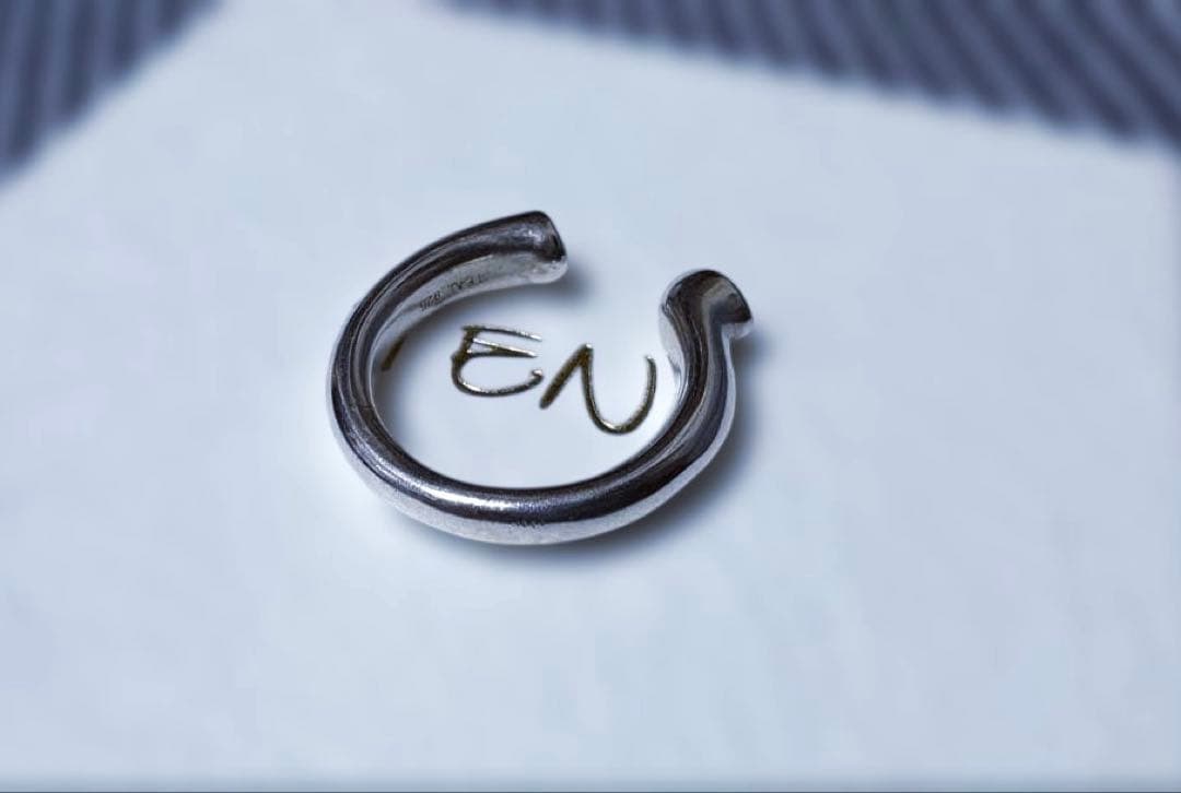 ten. イコールリング