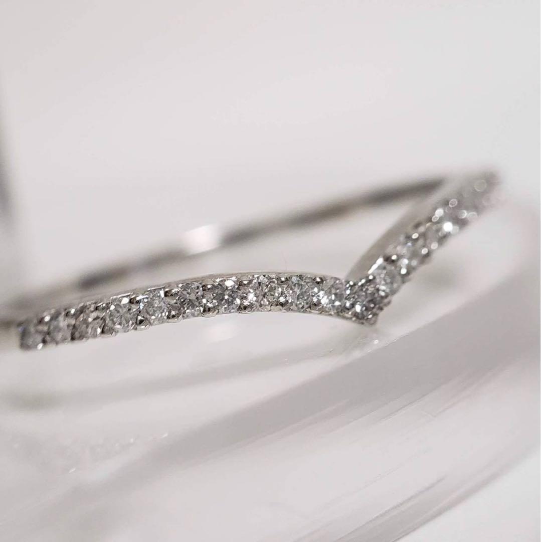 【1つは持っていたい定番人気商品】新品未使用♡PT900台天然ダイヤV字リング