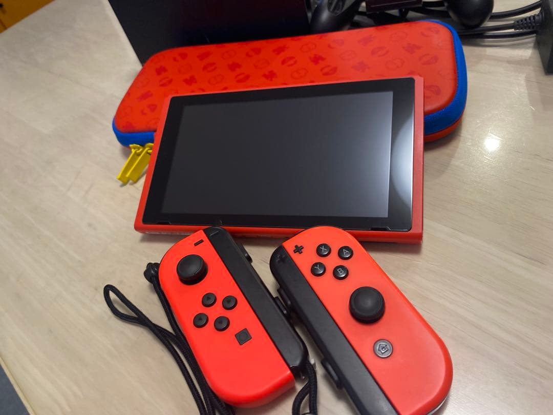 Nintendo Switch マリオレッド本体　別:付属品一式　箱無し