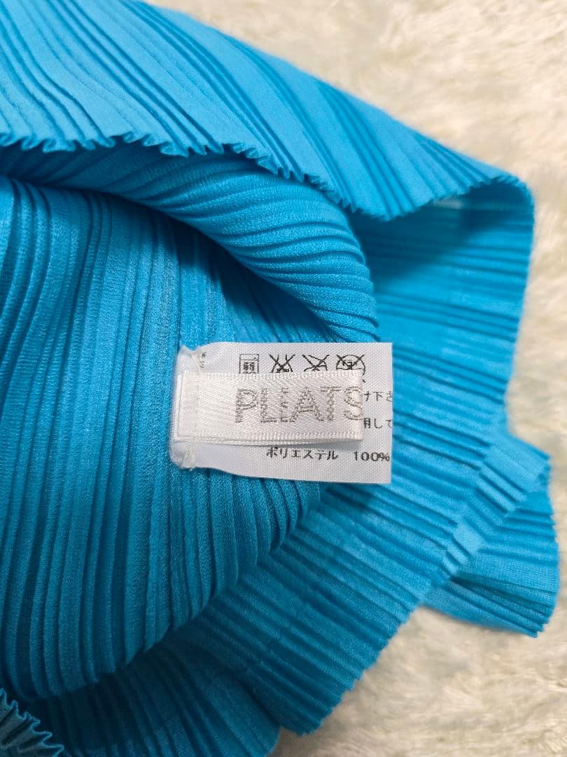 美品プリーツプリーズイッセイミヤケ プリーツスヌード オーチューブ マフラー