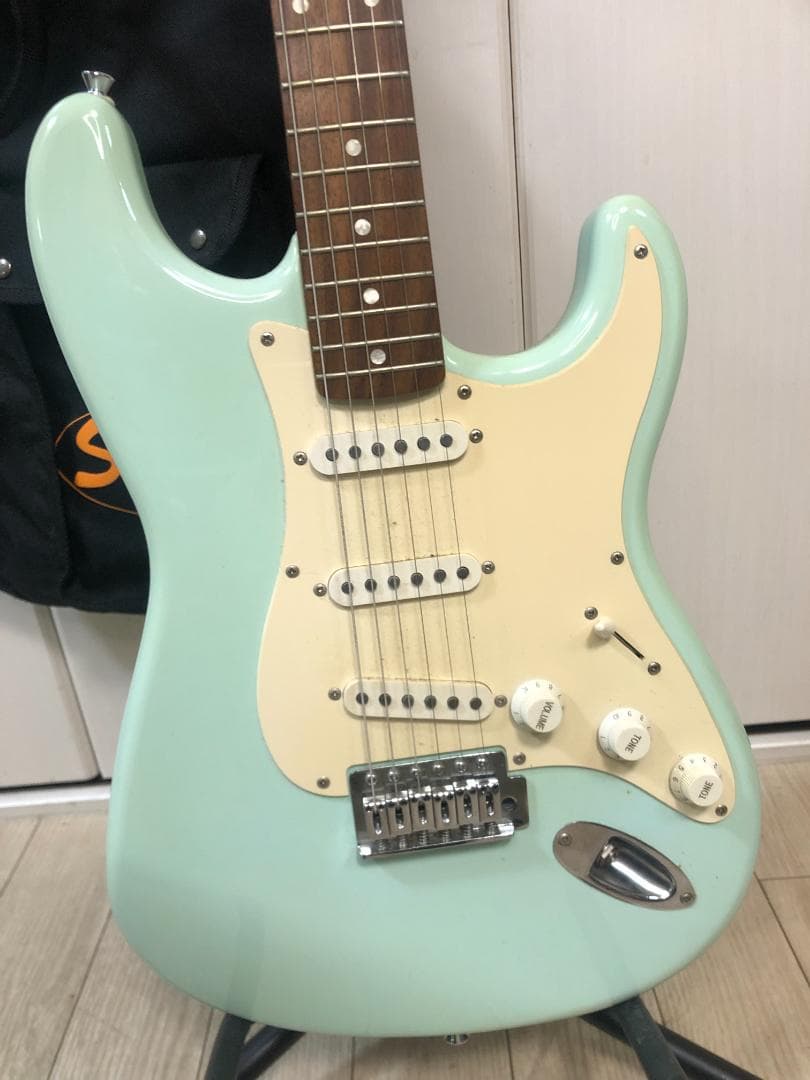 Fender Squier ストラトキャスター ギグバッグ付き