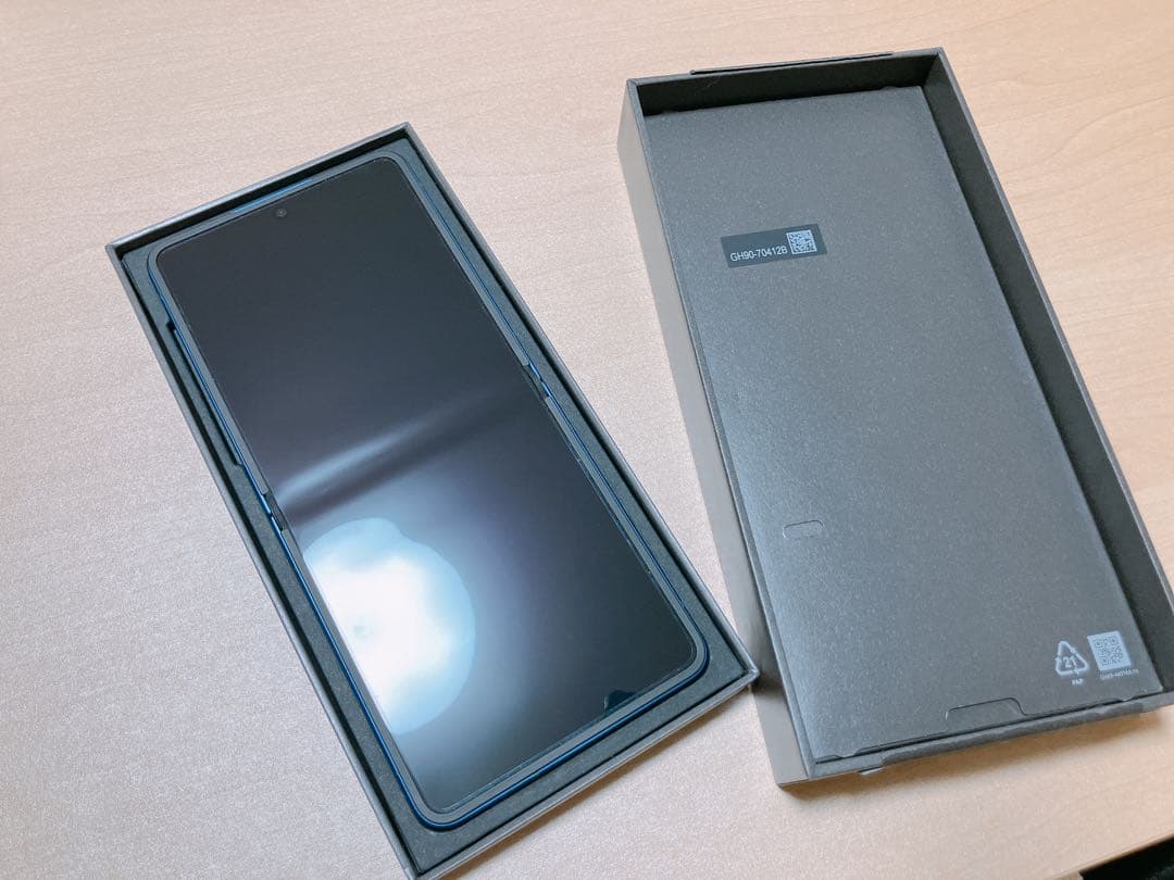 Galaxy Z Flip7 SIMフリー 美品｜使用ほぼなし｜残債なし 国内版