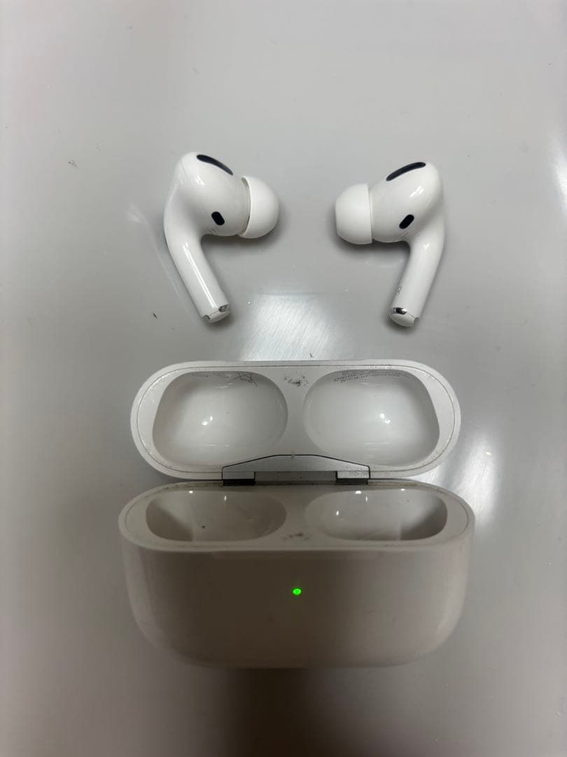 Apple AirPods Pro 充電ケース付き