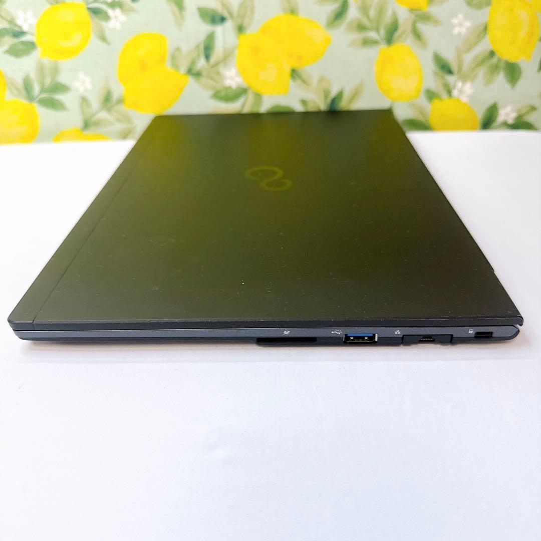 【第8世代】軽量コンパクト・持ち運びに最適・仕事もプライベートもこれ1台で完結