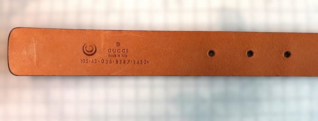 GUCCI ブラックレザーベルト T字型バックル