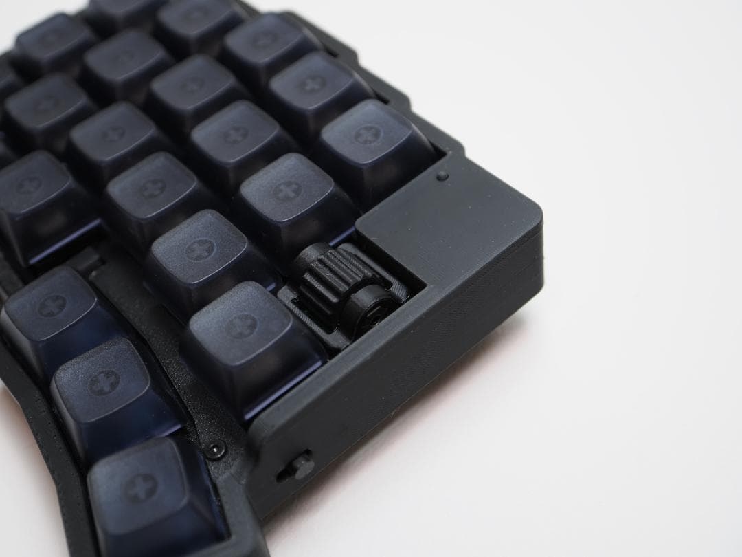 【即納】左右分割式トラックボール付きワイヤレスキーボード【roBa】