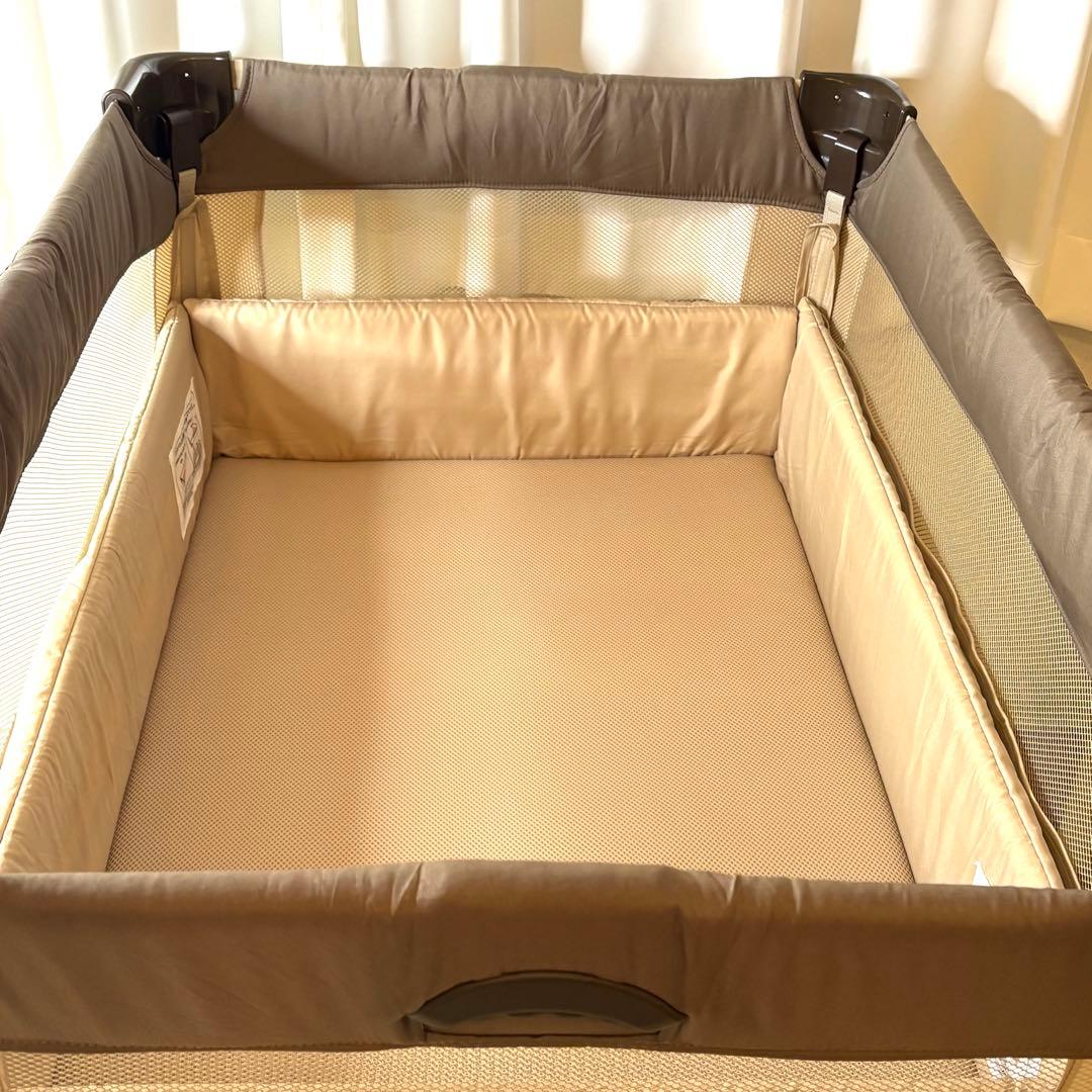 美品✨Aprica ココネルエアー 折り畳み ベビーベッド ココア 66047