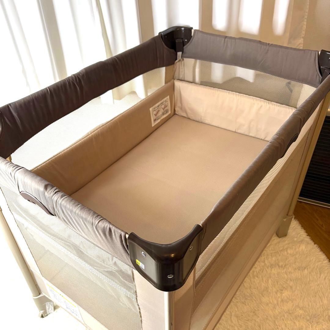 美品✨Aprica ココネルエアー 折り畳み ベビーベッド ココア 66047
