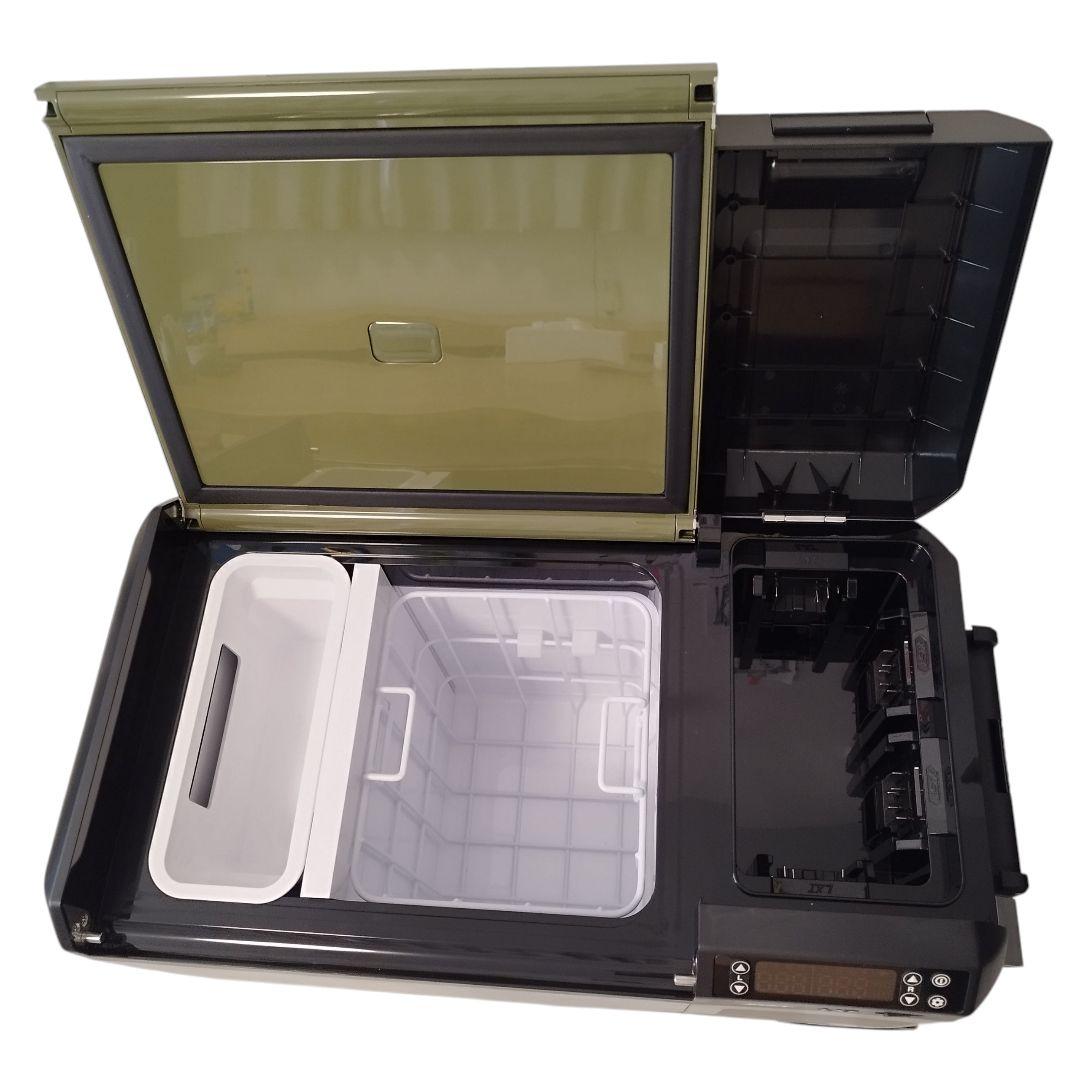 【新品未使用】マキタ 40V充電式保冷温庫 29L CW004GZO オリーブ