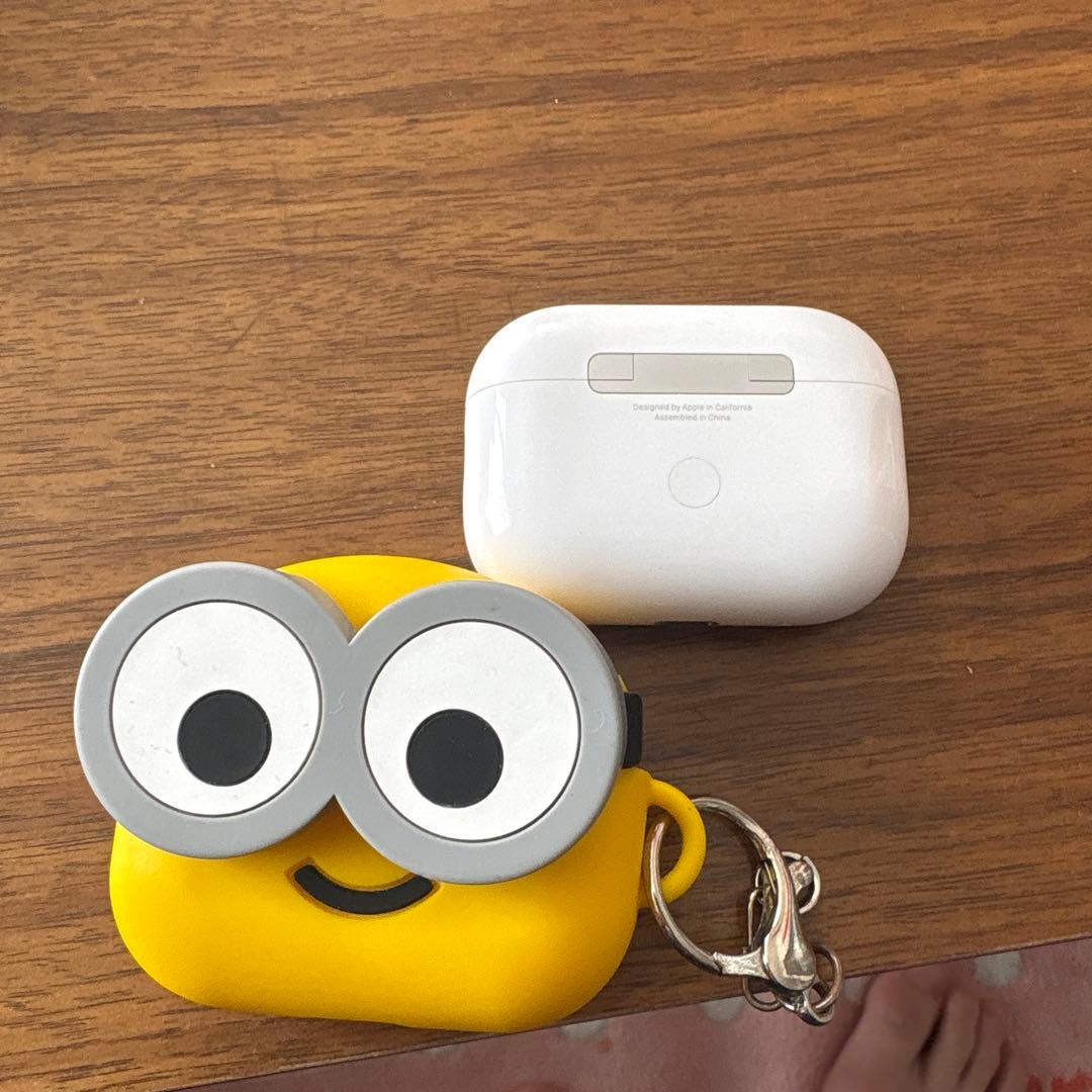 AirPods第二世代本体 ホワイト 充電ケース付き