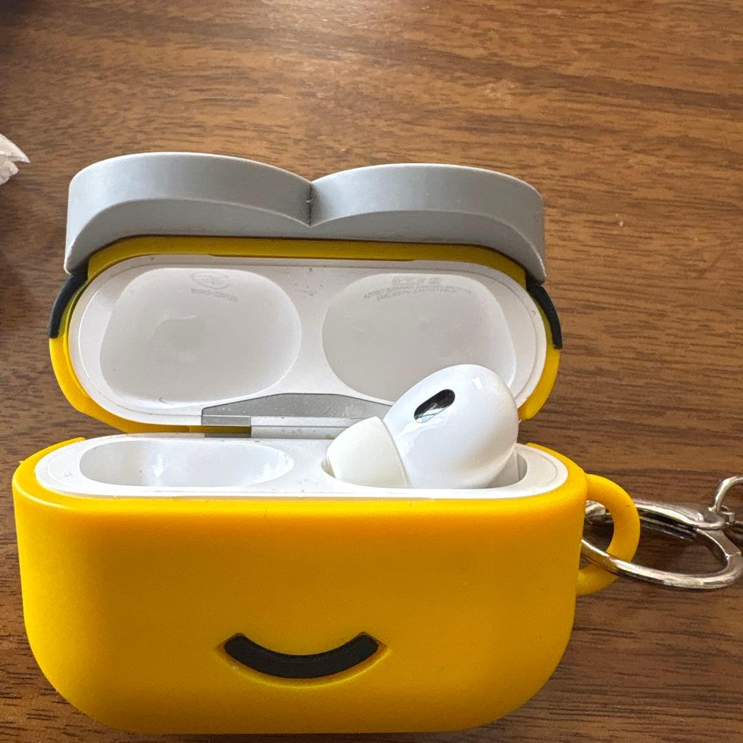 AirPods第二世代本体 ホワイト 充電ケース付き