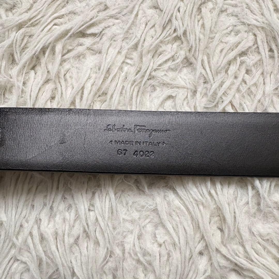 美品　フェラガモ シルバー×ブラック　レザーベルト 67 4022 メンズ