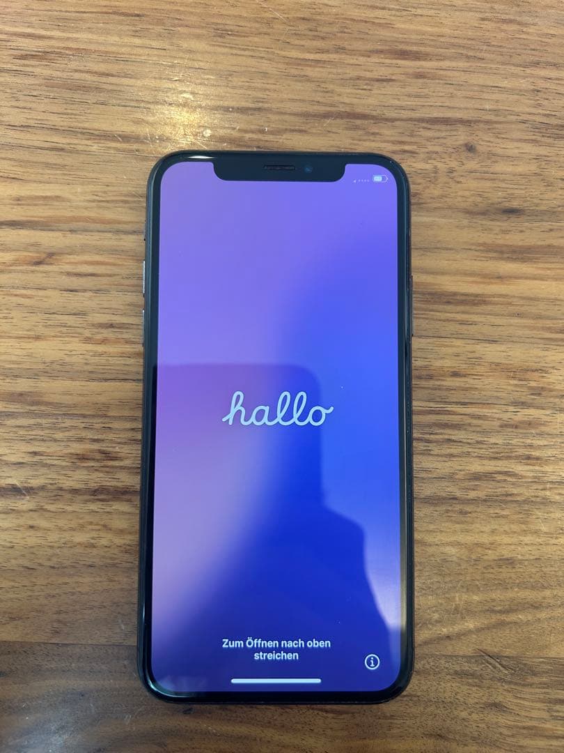 Apple iPhone Xs ブラック 本体