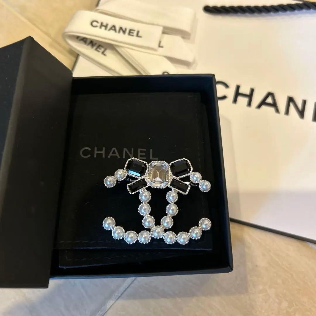美品　CHANEL ブローチ