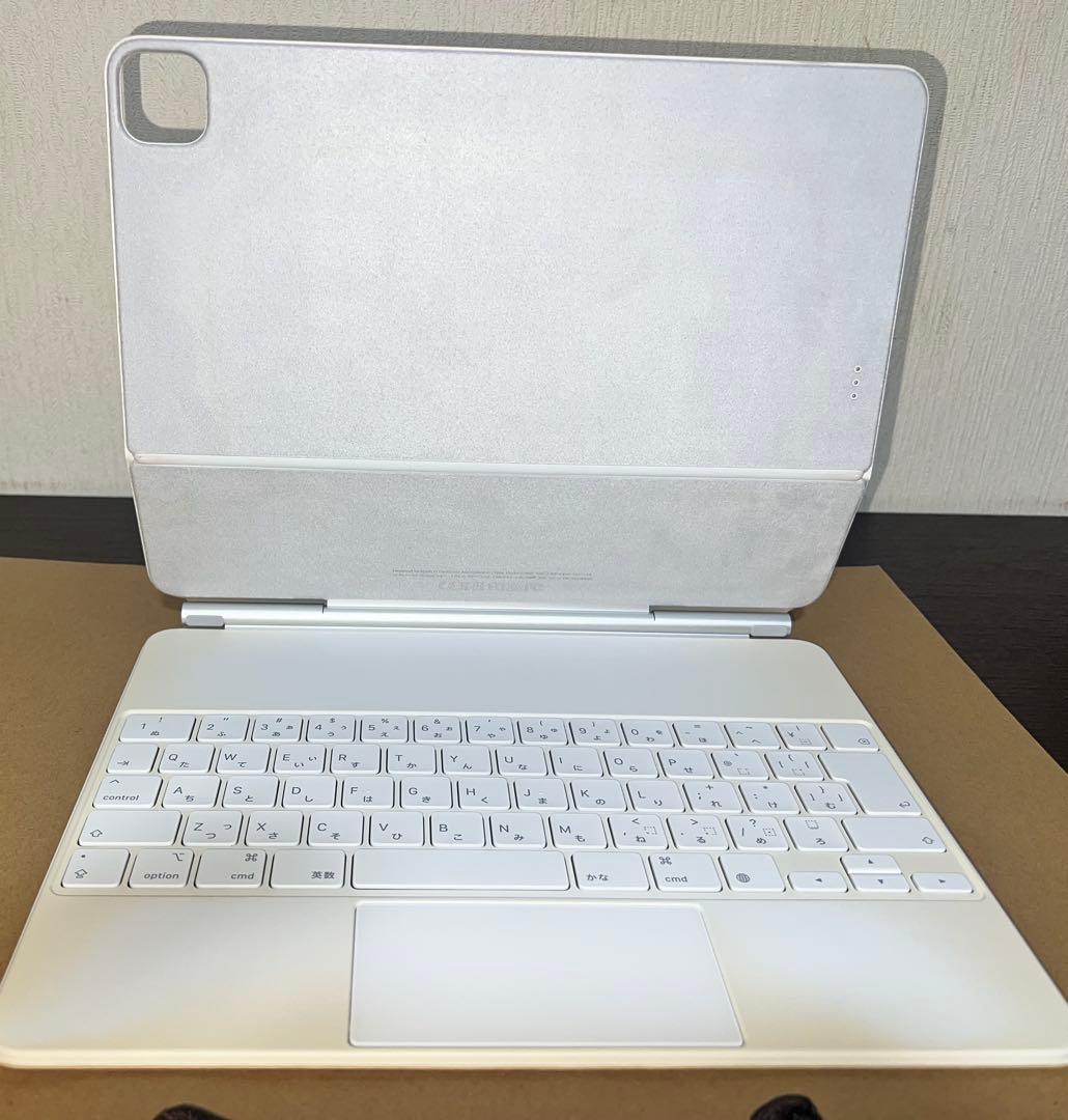 Apple iPad シルバー 本体 + ホワイトキーボード+ペンシル