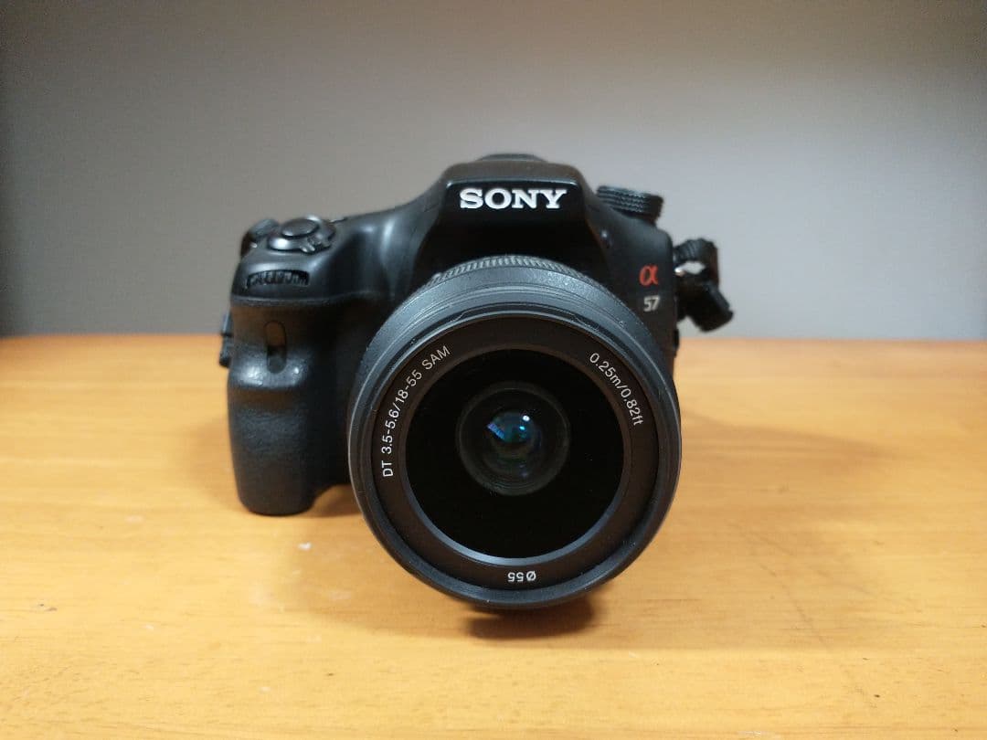 ★再々値下げ 美品★ SONY α57 デジタル一眼レフカメラ 本体とレンズ付き