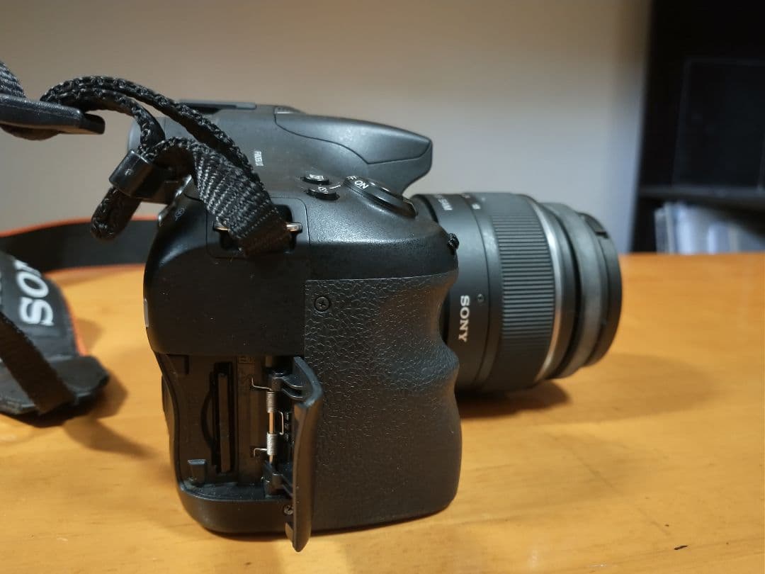 ★再々値下げ 美品★ SONY α57 デジタル一眼レフカメラ 本体とレンズ付き