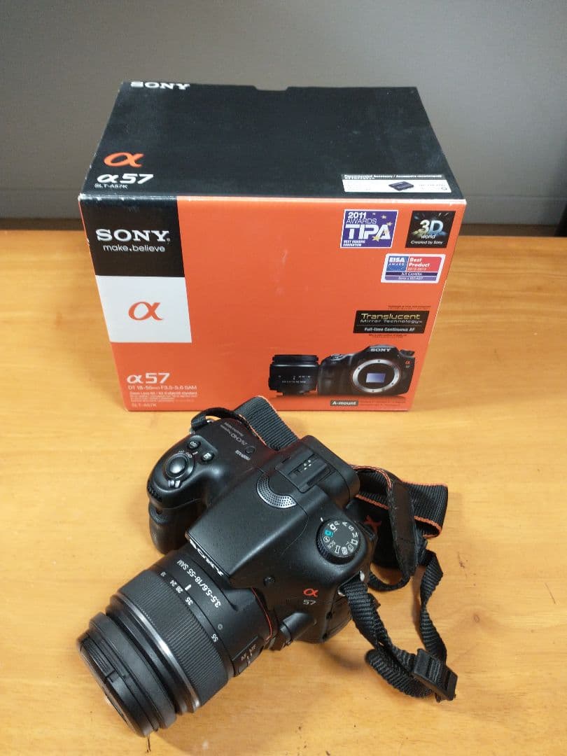 ★再々値下げ 美品★ SONY α57 デジタル一眼レフカメラ 本体とレンズ付き