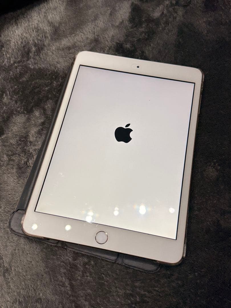 iPad mini ［美品、ヘコミ無し、大きなキズ無し】