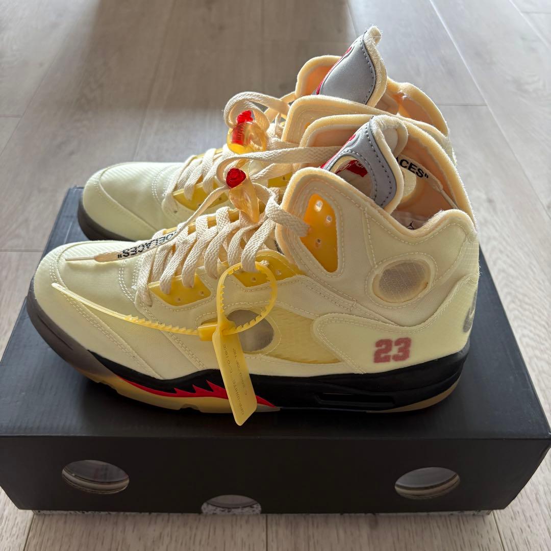 靴 OFF-WHITE NIKE AIR JORDAN 5 SAIL
