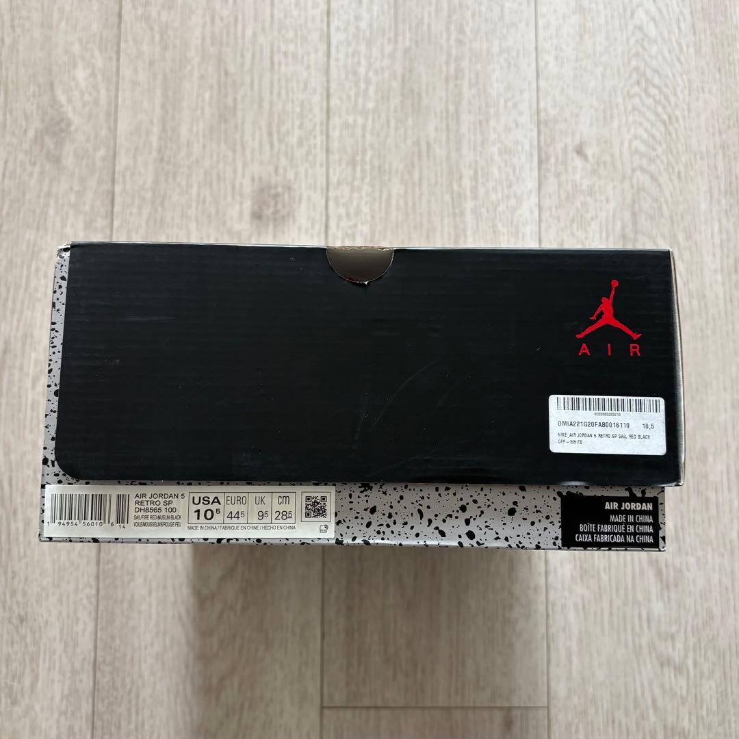 靴 OFF-WHITE NIKE AIR JORDAN 5 SAIL